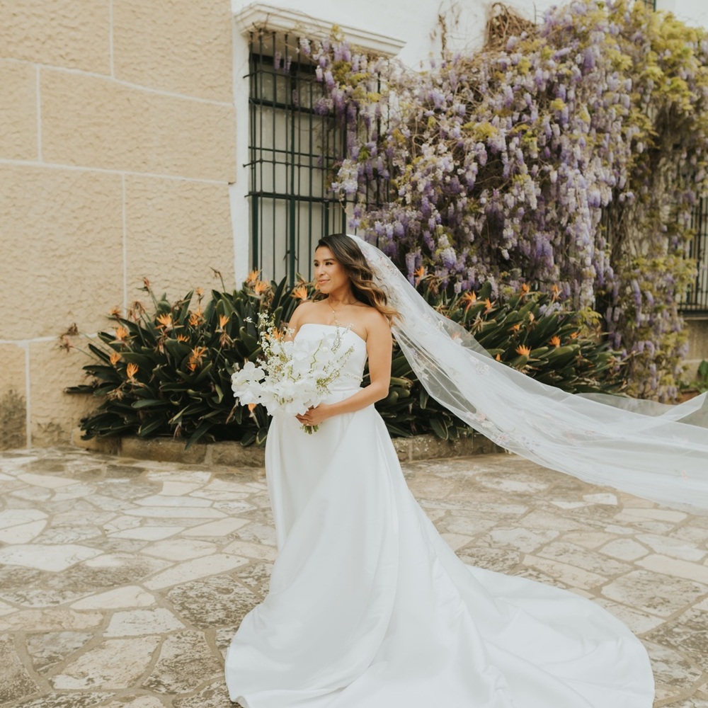 Wendy a Vivienne Atelier Wedding Dress